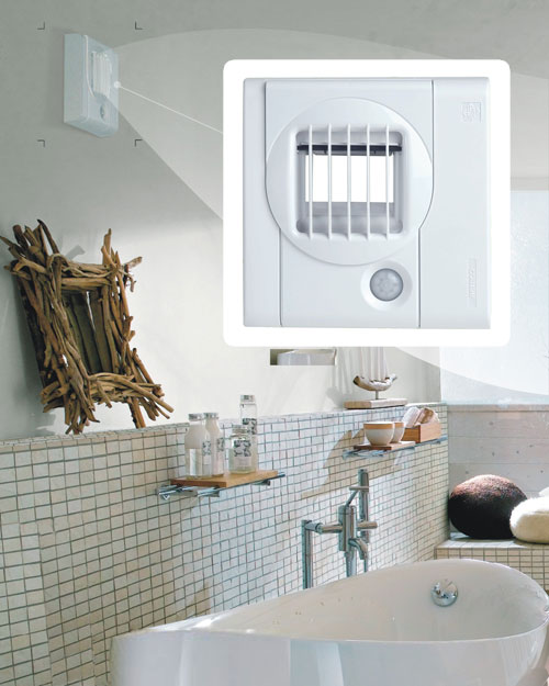 Вытяжное вентиляционное устройство BXS, установленное в ванной комнате