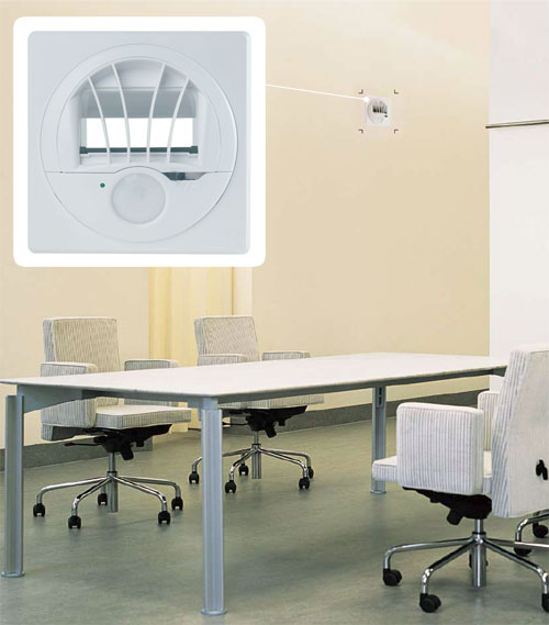 Вытяжное вентиляционное устройство TDA, установленное в офисном помещении