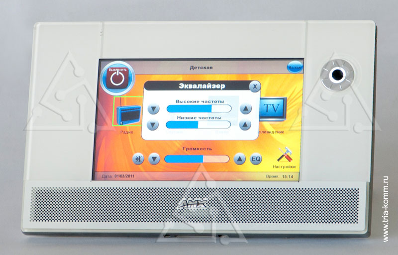 Интерфейс управления уровнем громкости аудио или видео источника и окно эквалайзера на сенсорной панели AMX MVP-5200i
