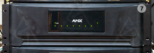 Аудио коммутатор AMX PLB-AS8 раздает аудио потоки по комнатам