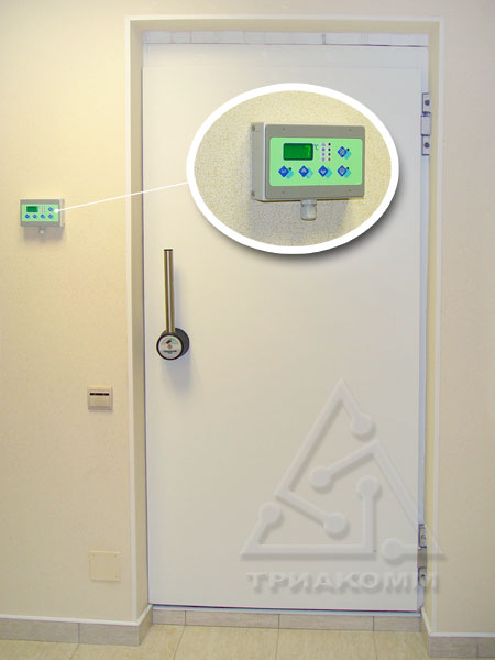 Дверь холодильной камеры и пульт управления холодильным агрегатом