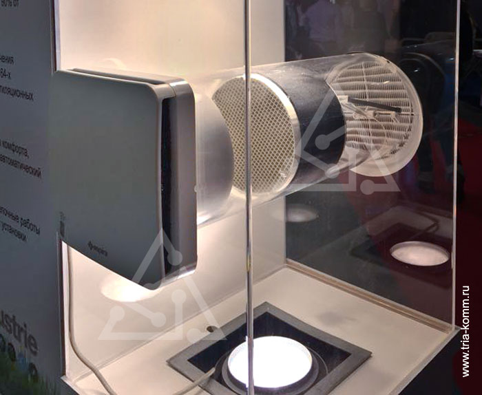 Фото № 2 стенда Fantini Cosmi Industrie с вентиляционной системой с рекуперацией AspirVelo Air EcoComfort