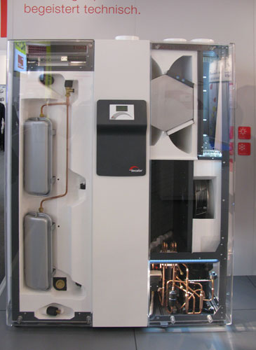 Эта интегрированная энергоэффективная климатическая система включает вентиляцию, отопление, горячее водоснабжение и охлаждение