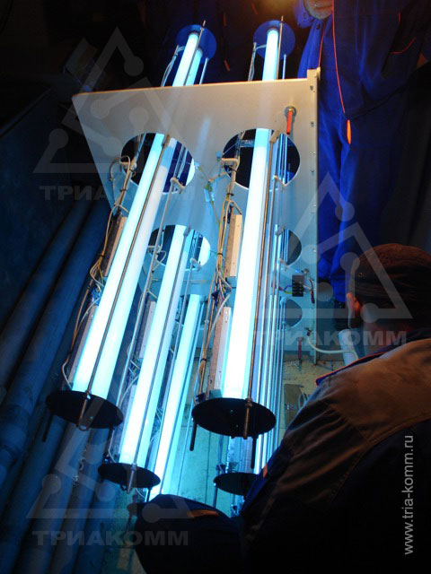 Фото 6. Фотокаталитический фильтр с работающими лампами