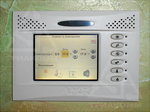 Интерфейс системы климат-контроля на сенсорной панели AMX