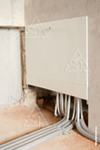 Фото шкафа системы отопления на этапе строительства дома