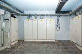 В электрощитовой выполнен монтаж трех электрических шкафов системы электроснабжения загородного дома